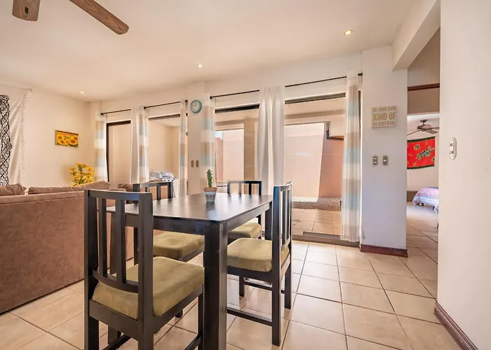 Holiday home 3 Mi To & Beach: Cozy 2br *